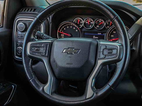 Used 2020 Chevrolet Silverado 1500 LT Trail Boss image 9