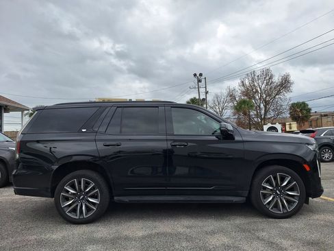 Used 2021 Cadillac Escalade Sport image 2