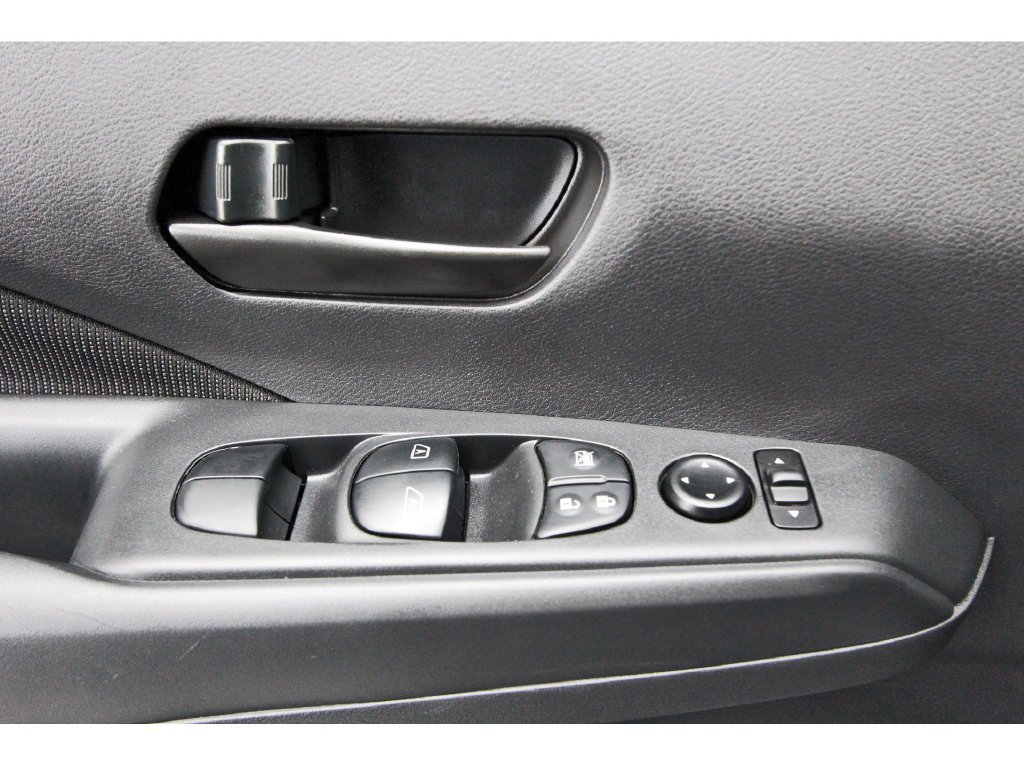 Certified 2025 Nissan Kicks Play S FWD image 21