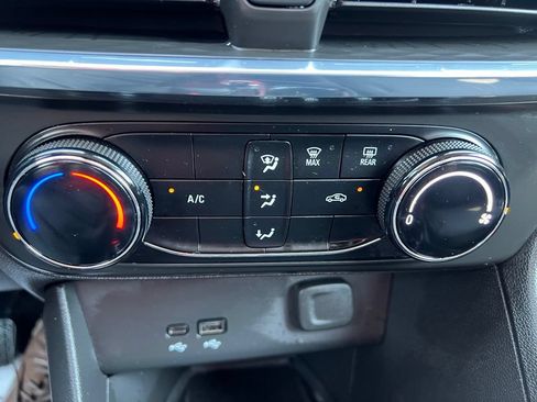 Used 2025 Buick Encore GX Preferred w/ Advanced Technology Package FWD image 35