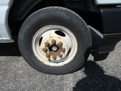 Used 2022 Ford E-350 and Econoline 350 Super Duty RWD image 10