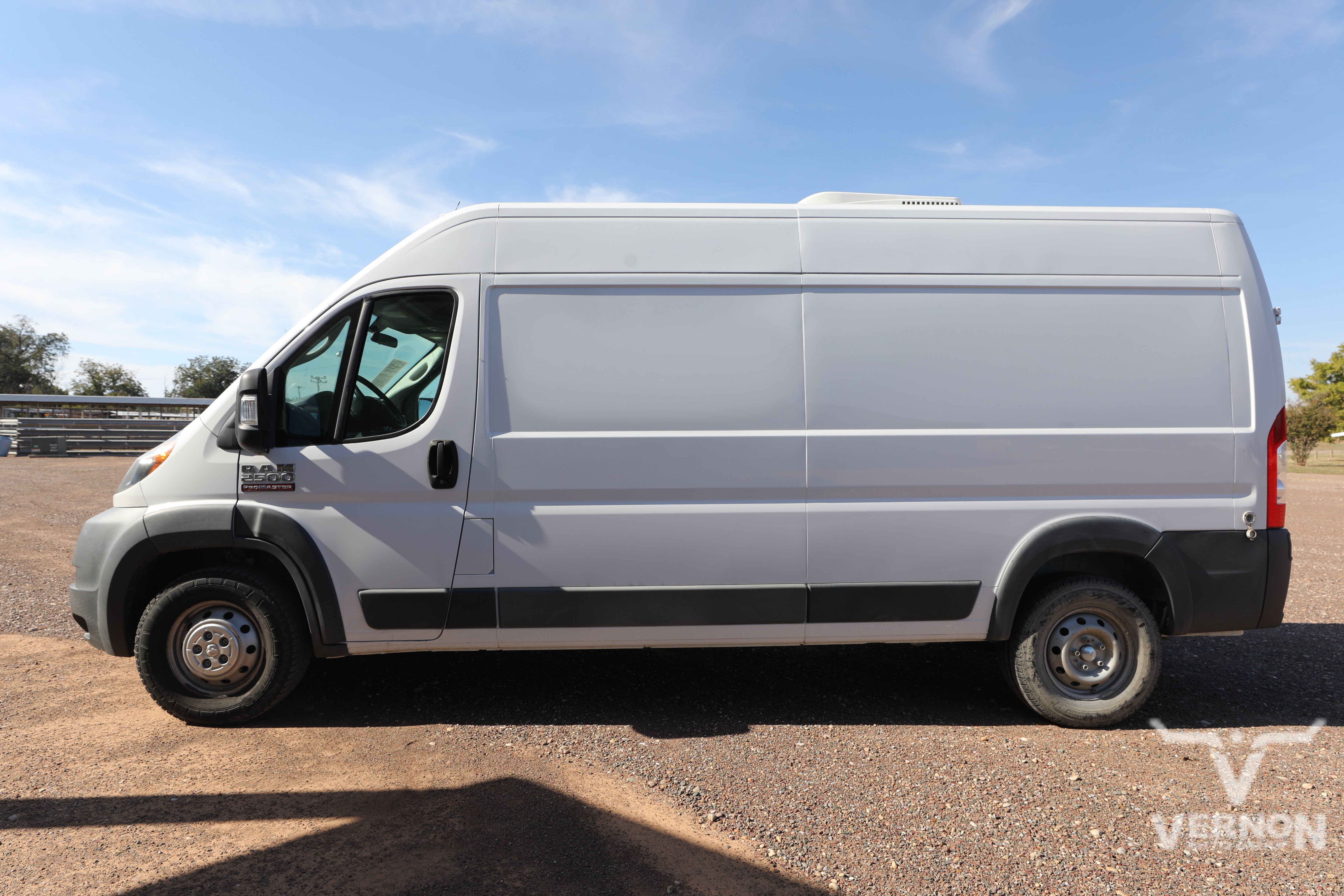 Used 2017 RAM ProMaster 2500 w/ Interior Convenience Group FWD image 2