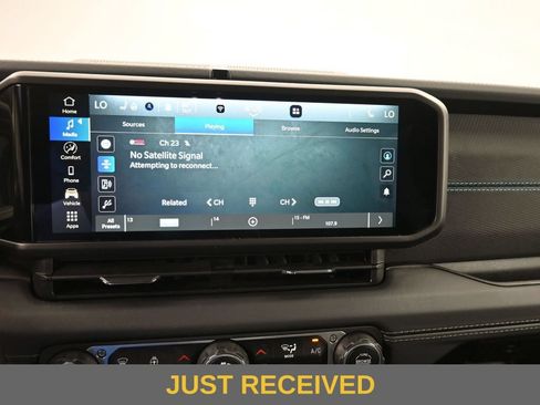 Used 2025 Jeep Wrangler Unlimited Rubicon 4xe w/ Safety Group AWD/4WD image 11