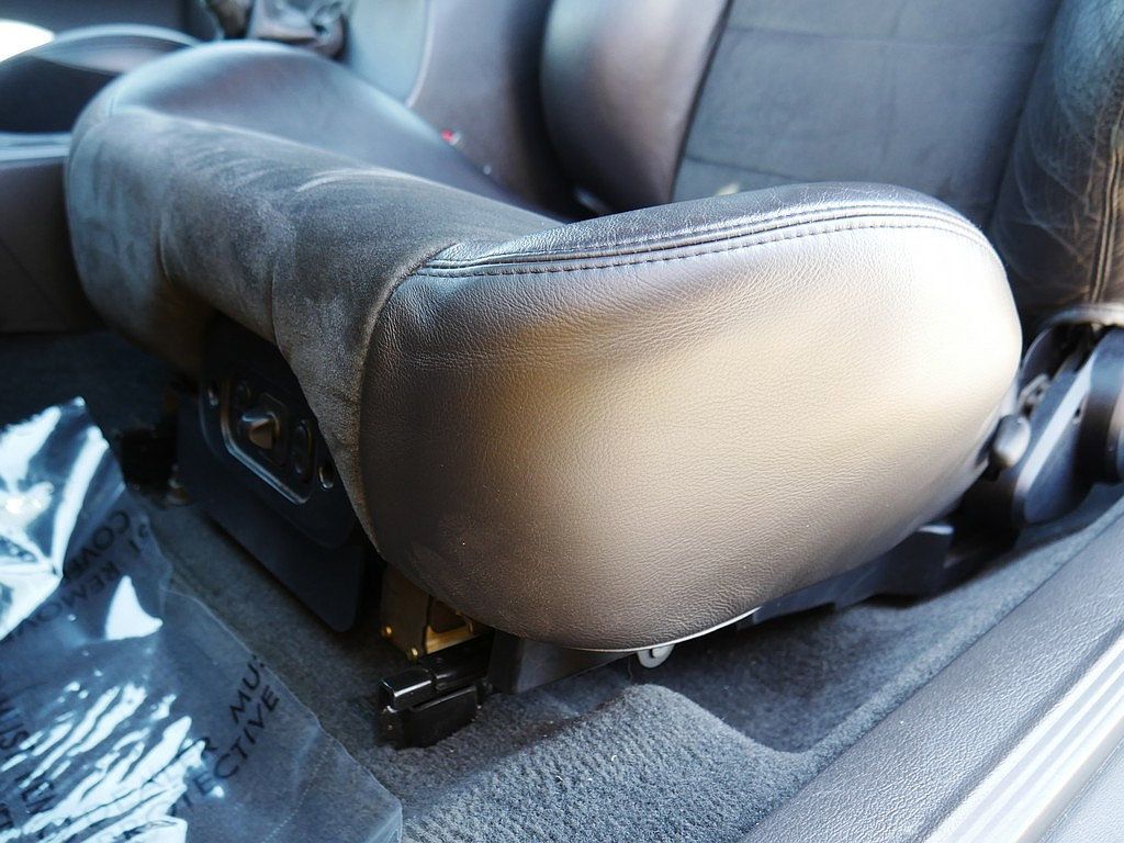 Used 2004 Ford Mustang Cobra RWD image 12