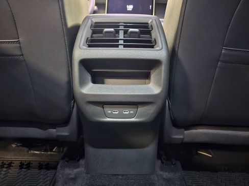 New 2026 Volkswagen Tiguan SE AWD/4WD image 18
