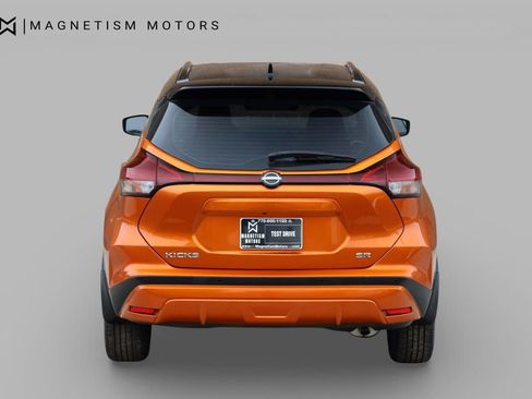 Used 2023 Nissan Kicks SR image 8
