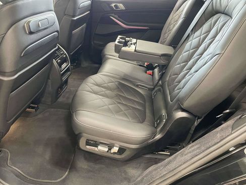 Used 2024 BMW X7 xDrive40i AWD/4WD image 11