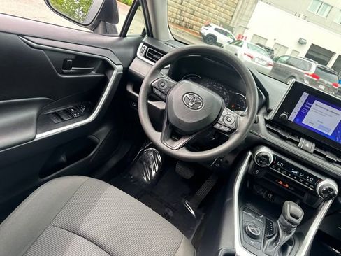 Used 2025 Toyota RAV4 LE AWD/4WD image 20