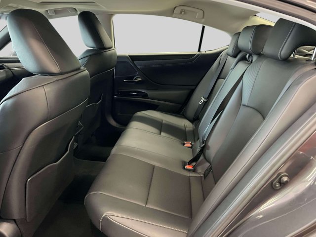 Certified 2024 Lexus ES 300h w/ Premium Package FWD image 15