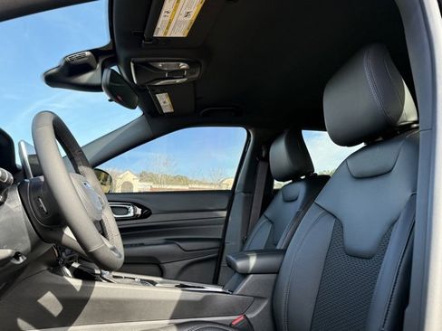 New 2026 Jeep Compass Latitude image 27