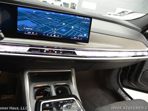 Used 2025 BMW 750e xDrive w/ Executive Package image 32