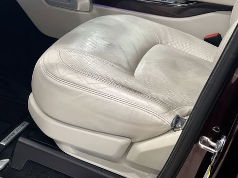 Used 2019 Land Rover Range Rover HSE image 12