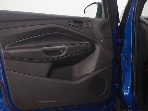 Used 2017 Ford Escape S FWD image 19