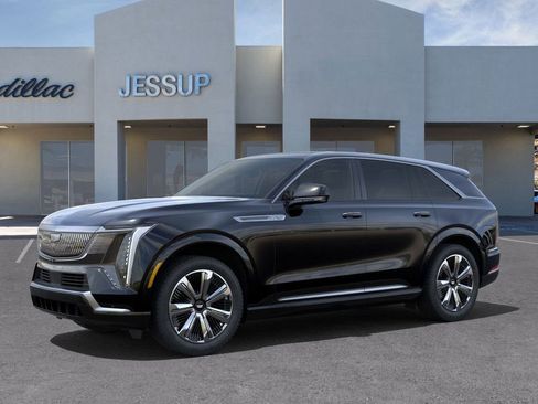 Used 2025 Cadillac Escalade IQ Luxury 1 w/ Smart Trailering package image 2