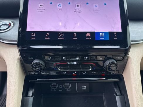 Used 2025 Jeep Grand Cherokee L Limited w/ Luxury Tech Group II image 26