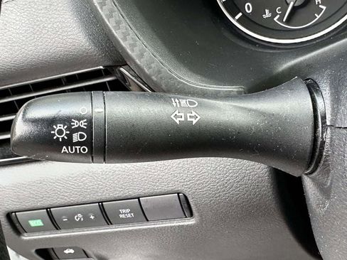 Used 2024 Nissan Sentra SV FWD image 28