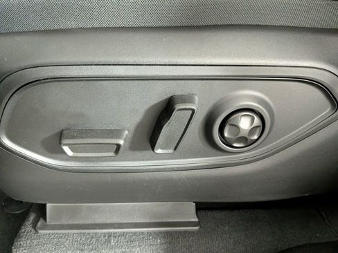 New 2025 Jeep Grand Cherokee L Altitude image 17