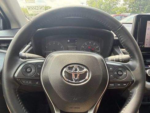 Used 2025 Toyota Corolla Cross LE w/ Moonroof Package AWD/4WD image 27
