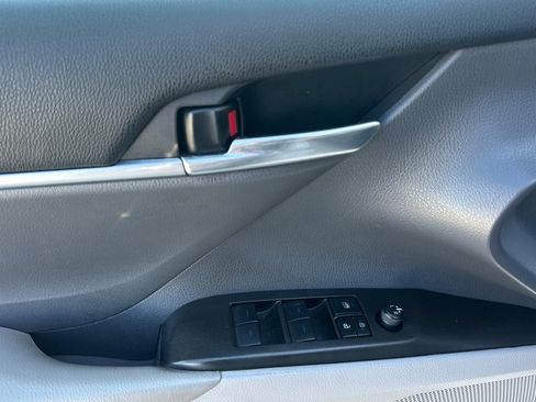 Certified 2021 Toyota Camry SE image 10