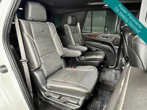 Used 2024 Cadillac Escalade Premium Luxury AWD/4WD image 10