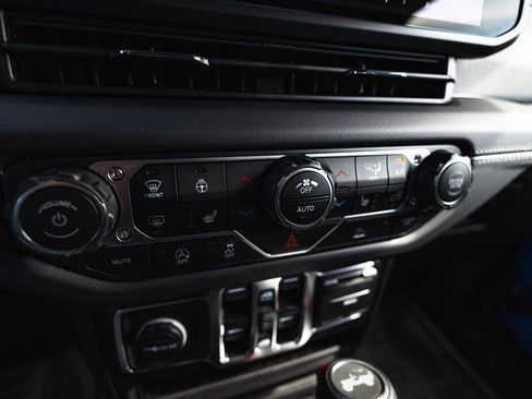 New 2025 Jeep Wrangler Sahara image 20