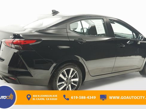 Used 2023 Nissan Versa SV image 6