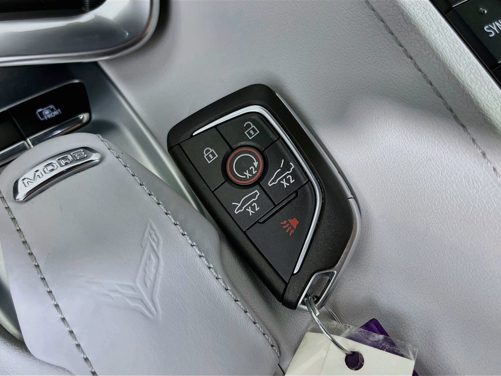 Used 2023 Chevrolet Corvette Stingray Preferred Cpe w/ Z51 Performance Package RWD image 23