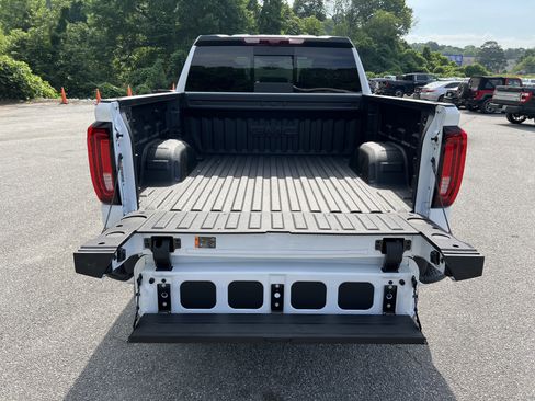 New 2026 GMC Sierra 1500 AT4 w/ AT4 Premium Package AWD/4WD image 23
