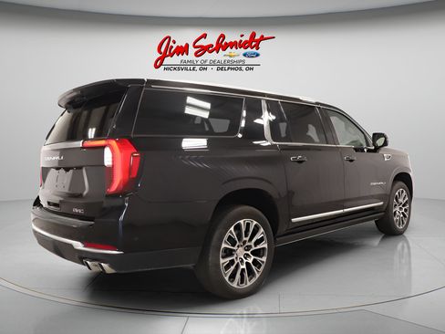 Used 2026 GMC Yukon XL Denali w/ Sun & Power Step Package AWD/4WD image 5