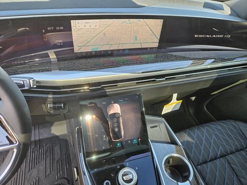 New 2025 Cadillac Escalade IQ Sport 1 w/ Smart Trailering package image 26