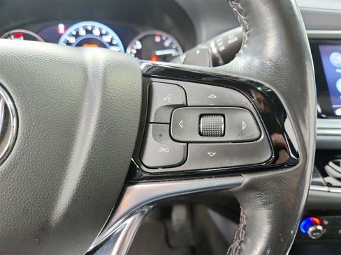 Used 2024 Buick Enclave Premium image 24