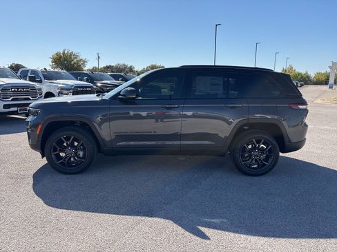 New 2025 Jeep Grand Cherokee Limited w/ Trailer Tow Package image 2