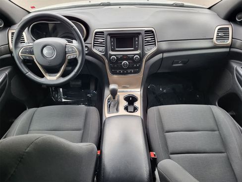 Used 2017 Jeep Grand Cherokee Laredo w/ Quick Order Package 23E image 25