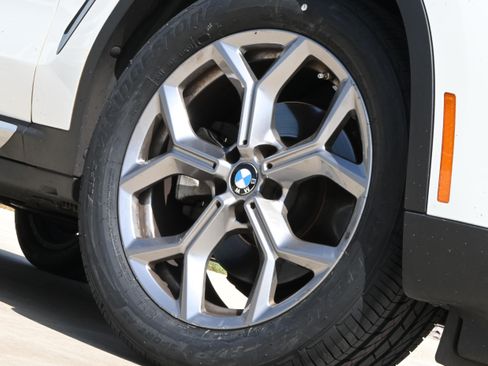 Certified 2023 BMW X3 sDrive30i w/ Premium Package RWD image 11