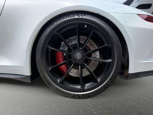 Used 2018 Porsche 911 GT3 RWD image 14