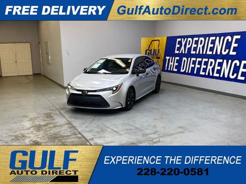 Used 2024 Toyota Corolla LE FWD image 4