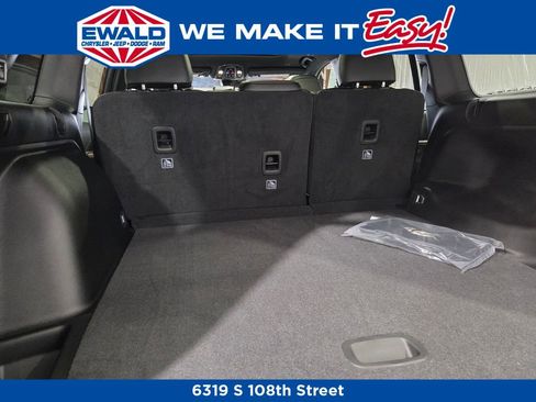 New 2025 Jeep Grand Cherokee Limited image 24