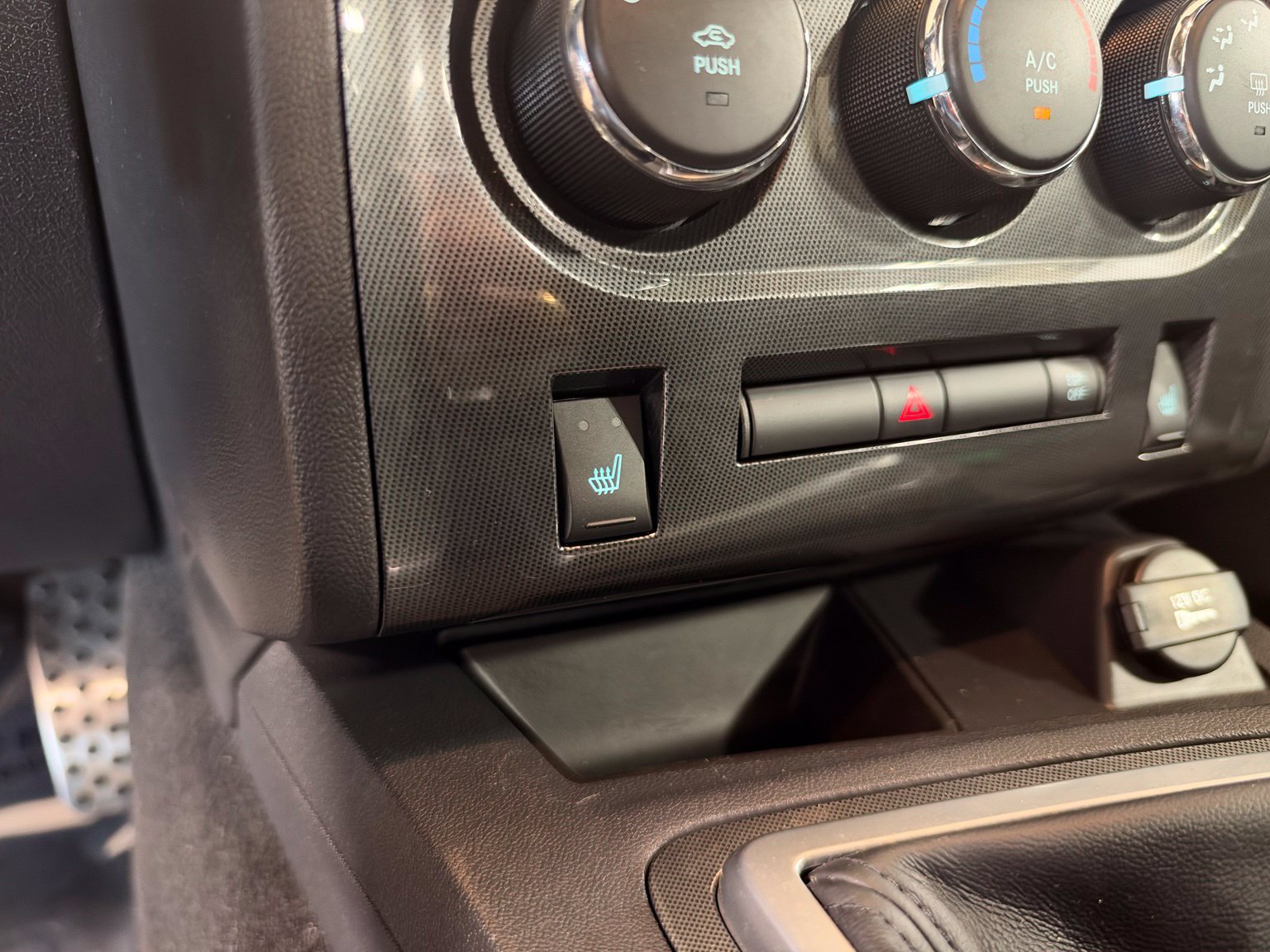 Used 2010 Dodge Challenger R/T RWD image 27