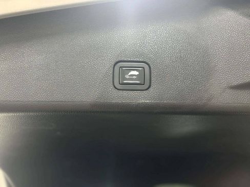 Used 2016 Cadillac SRX Luxury w/ Driver Awareness Package AWD/4WD image 18