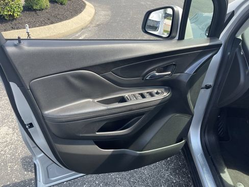 Used 2020 Buick Encore Preferred w/ Safety Package FWD image 22