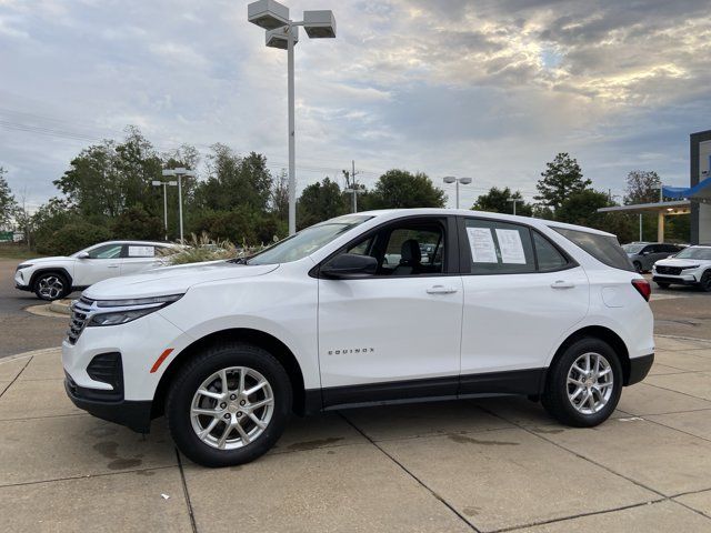 Used 2023 Chevrolet Equinox LS AWD/4WD image 7