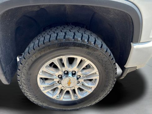 Used 2021 Chevrolet Silverado 2500 High Country w/ Z71 Off-Road Package AWD/4WD image 27