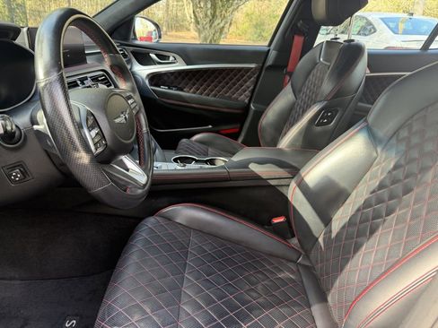 Used 2023 Genesis G70 3.3T w/ Sport Prestige Package image 19