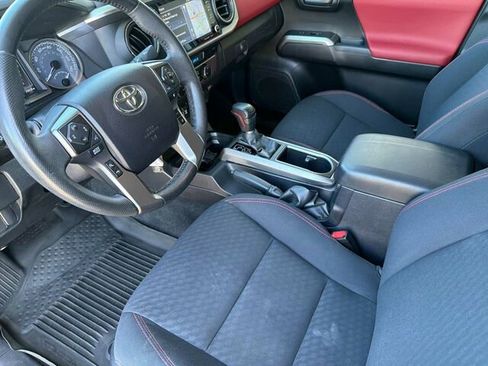 Used 2021 Toyota Tacoma SR5 AWD/4WD image 11