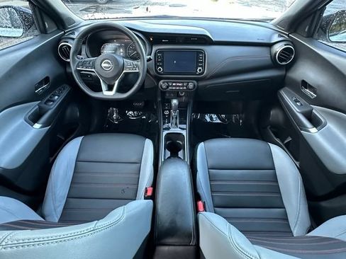 Used 2023 Nissan Kicks SR w/ SR Premium Package FWD image 30