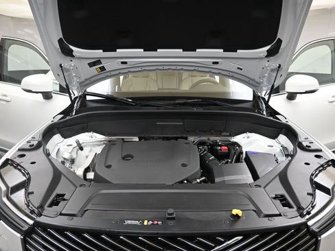 New 2026 Volvo XC90 B6 Plus w/ Protection Package Premier image 10