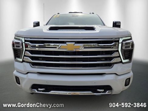 Used 2025 Chevrolet Silverado 2500 High Country w/ High Country Premium Package image 9