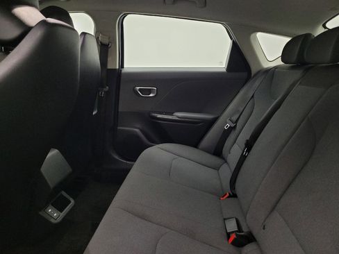 Used 2025 Kia K4 LXS image 18