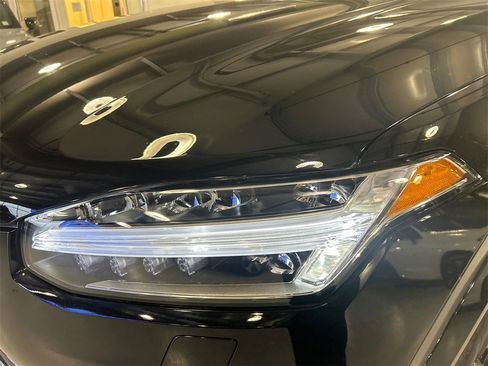 Certified 2024 Volvo XC90 B6 Plus image 7