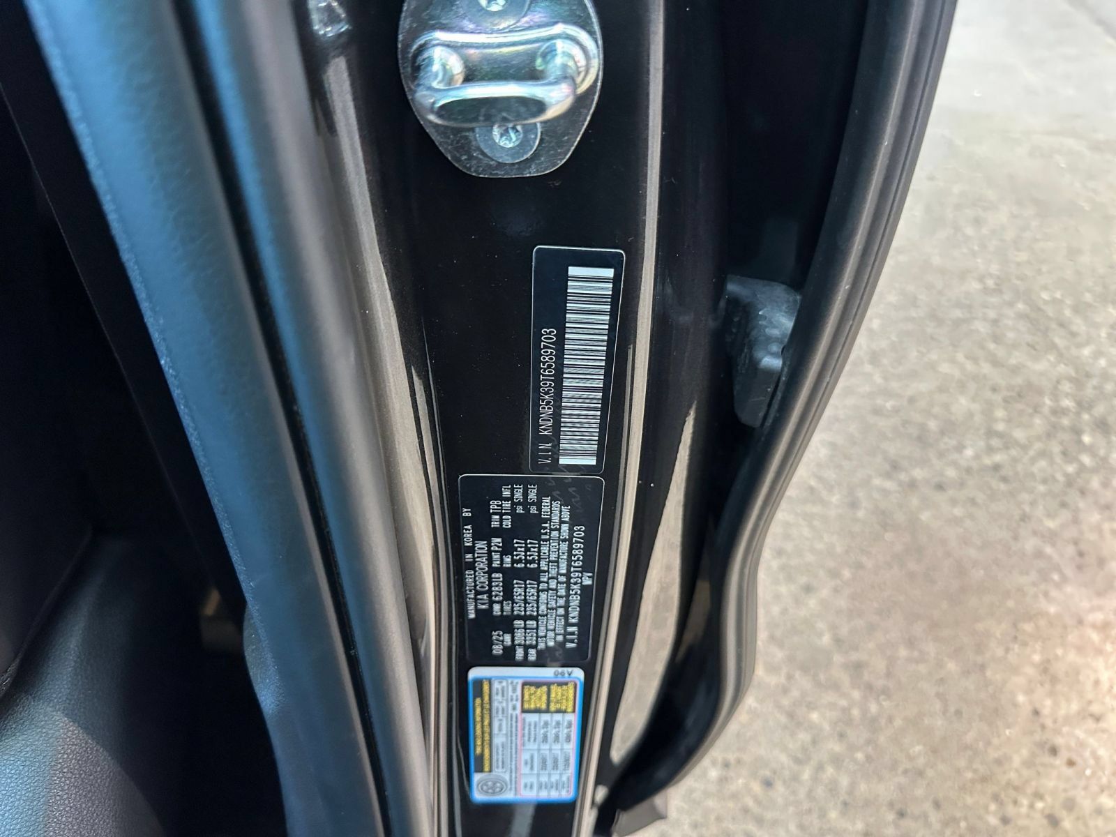 Used 2026 Kia Carnival FWD image 31